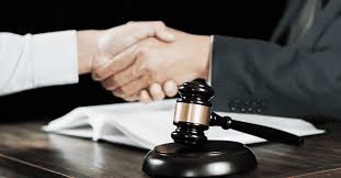 Why It's Important to Contact Lawyers for Legal Advice
